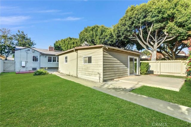 2832 Washington, Santa Monica, CA 90403