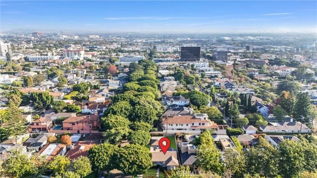 2832 Washington, Santa Monica, CA 90403