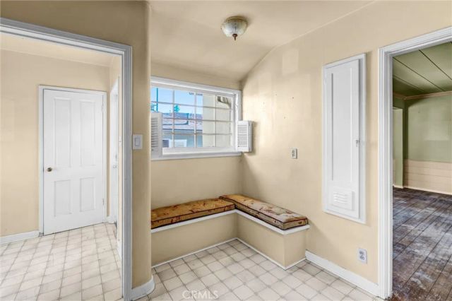 2832 Washington, Santa Monica, CA 90403