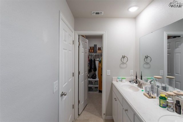 1212 NEWMAN AVENUE, Iowa Park, TX 76367