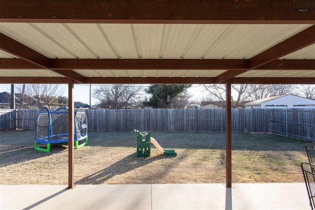 1212 NEWMAN AVENUE, Iowa Park, TX 76367