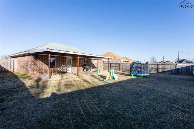 1212 NEWMAN AVENUE, Iowa Park, TX 76367