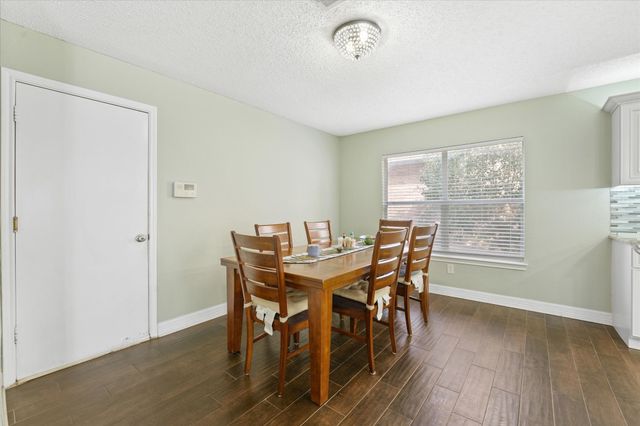 921 Valleybrook Drive, Lewisville, TX 75067