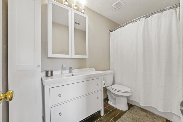 921 Valleybrook Drive, Lewisville, TX 75067