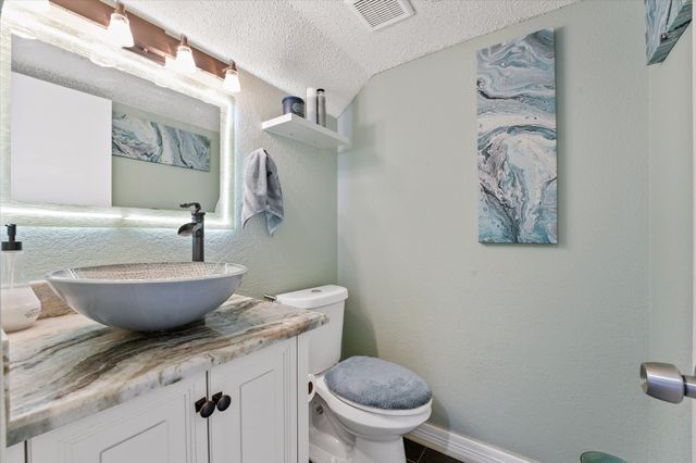 921 Valleybrook Drive, Lewisville, TX 75067