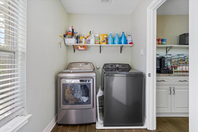 921 Valleybrook Drive, Lewisville, TX 75067