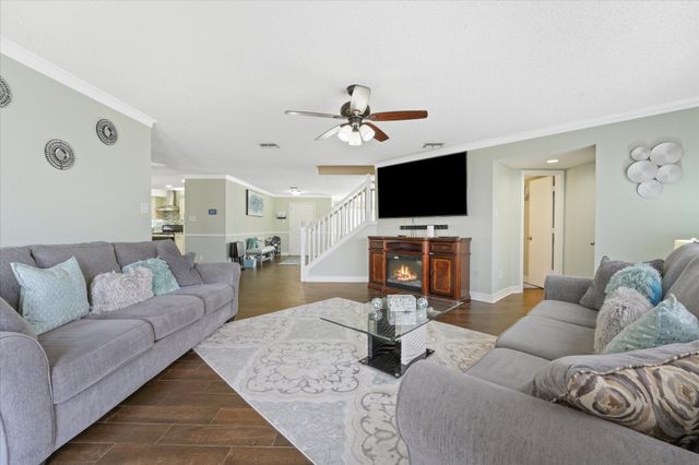 921 Valleybrook Drive, Lewisville, TX 75067