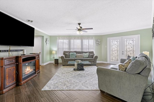 921 Valleybrook Drive, Lewisville, TX 75067