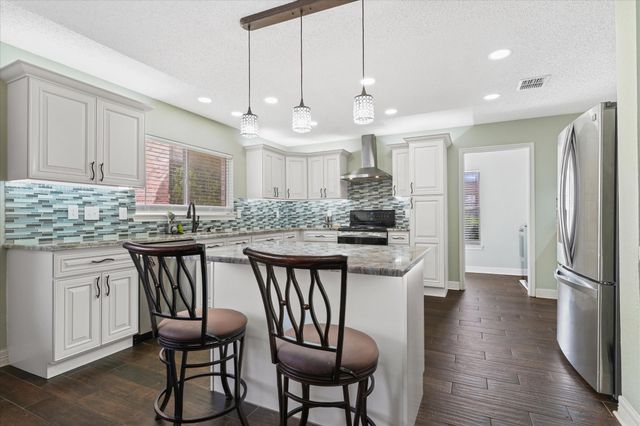 921 Valleybrook Drive, Lewisville, TX 75067