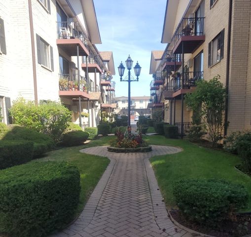 5159 N East River Road 307D, Chicago, IL 60656