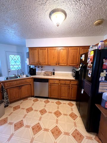118 Steeplechase Dr, Smithville, TN 37166