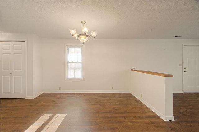 1261 SE Mill Street, Dearborn, MO 64439