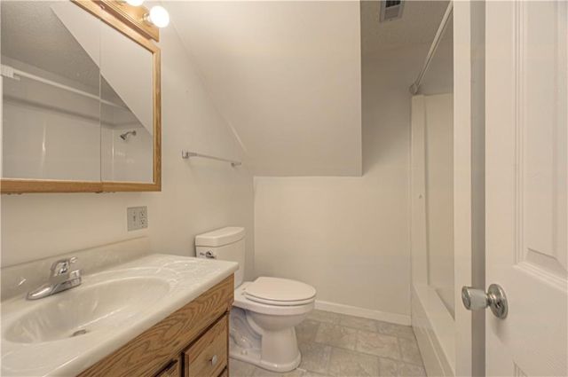 1261 SE Mill Street, Dearborn, MO 64439