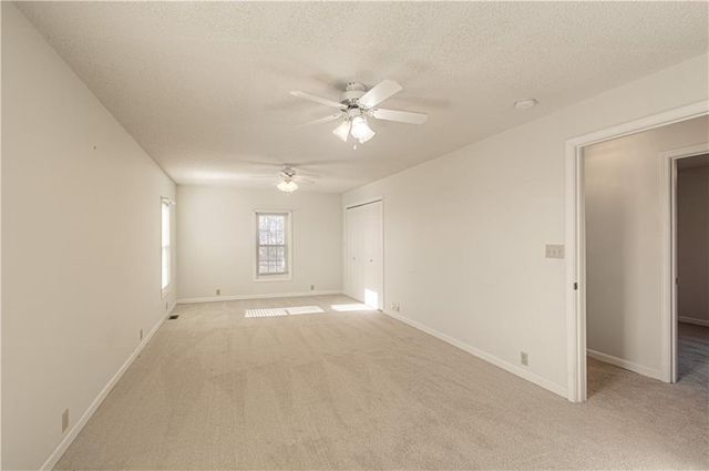 1261 SE Mill Street, Dearborn, MO 64439