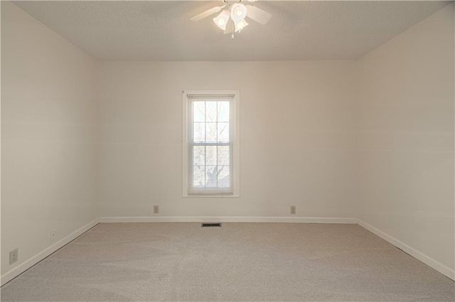 1261 SE Mill Street, Dearborn, MO 64439