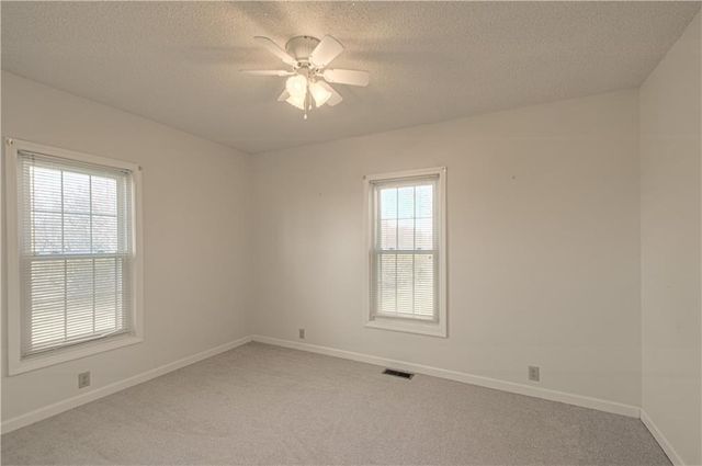 1261 SE Mill Street, Dearborn, MO 64439