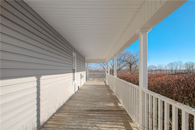 1261 SE Mill Street, Dearborn, MO 64439