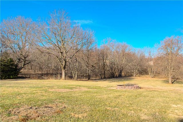 1261 SE Mill Street, Dearborn, MO 64439