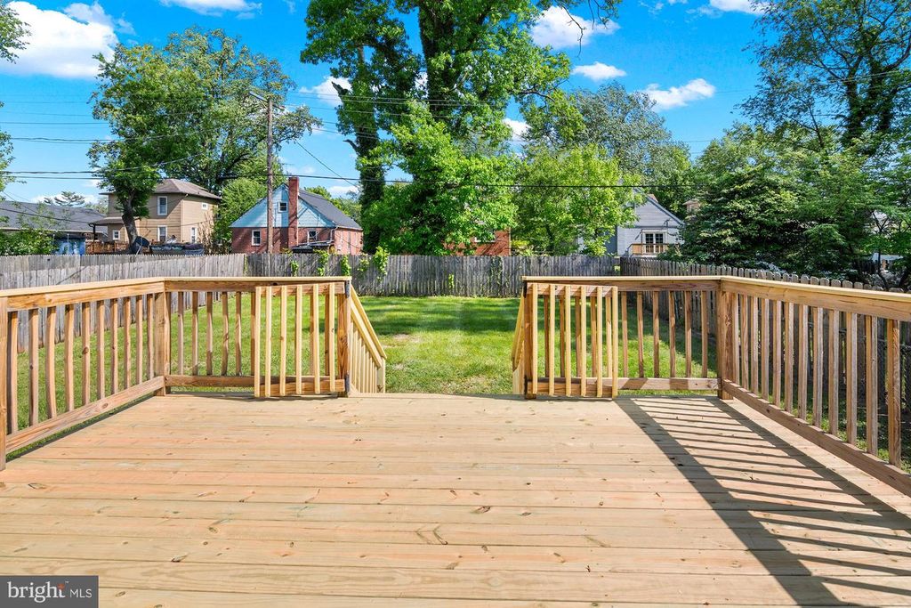 Image 18 of property listing at 3305 DEVONSHIRE DR, Baltimore, MD 21215
