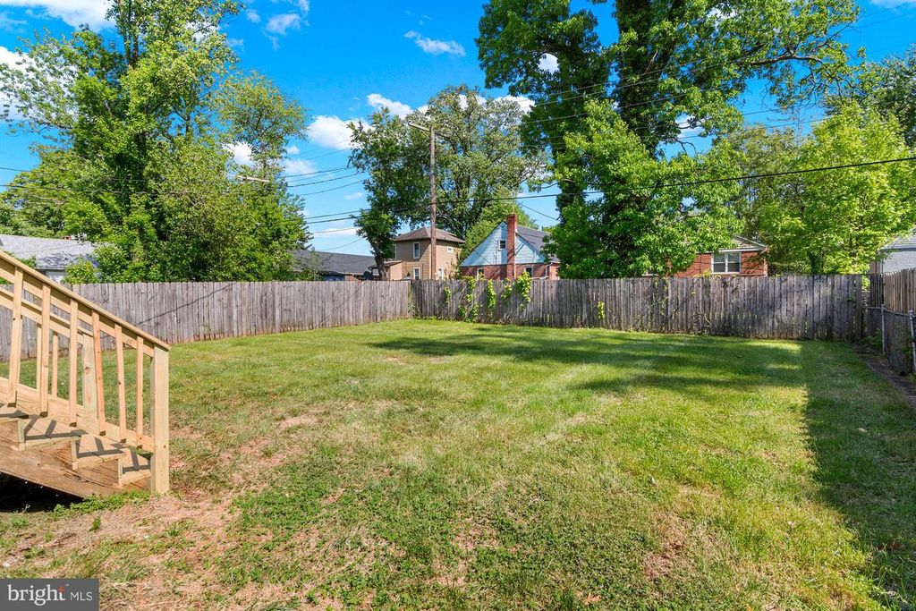 Image 20 of property listing at 3305 DEVONSHIRE DR, Baltimore, MD 21215