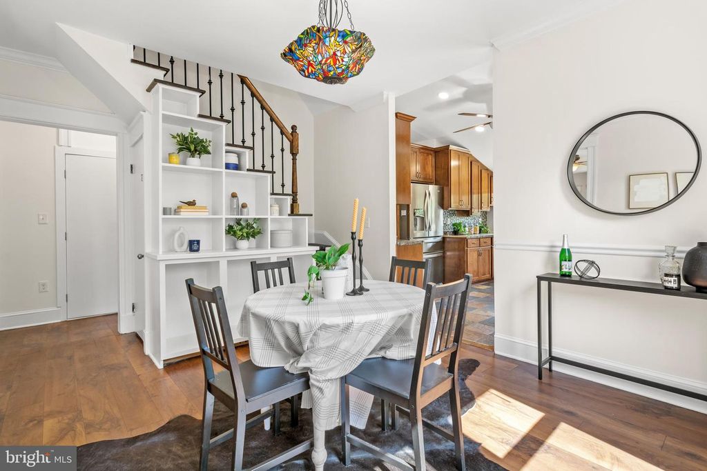 Image 6 of property listing at 3305 DEVONSHIRE DR, Baltimore, MD 21215