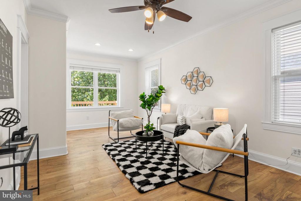 Image 9 of property listing at 3305 DEVONSHIRE DR, Baltimore, MD 21215