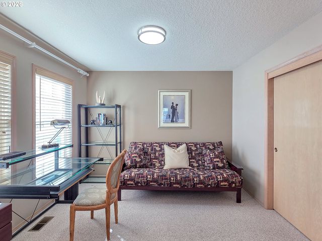 13055 Sw PEACHVALE St, Portland, OR 97224