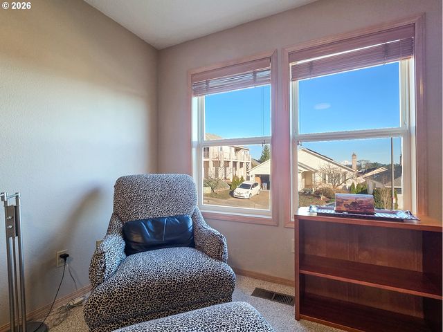 13055 Sw PEACHVALE St, Portland, OR 97224