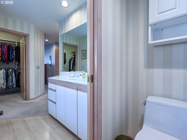 13055 Sw PEACHVALE St, Portland, OR 97224