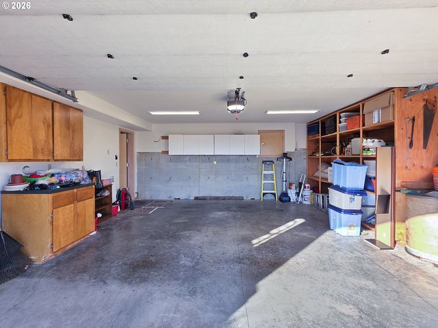 13055 Sw PEACHVALE St, Portland, OR 97224