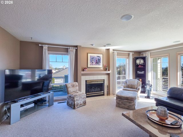 13055 Sw PEACHVALE St, Portland, OR 97224