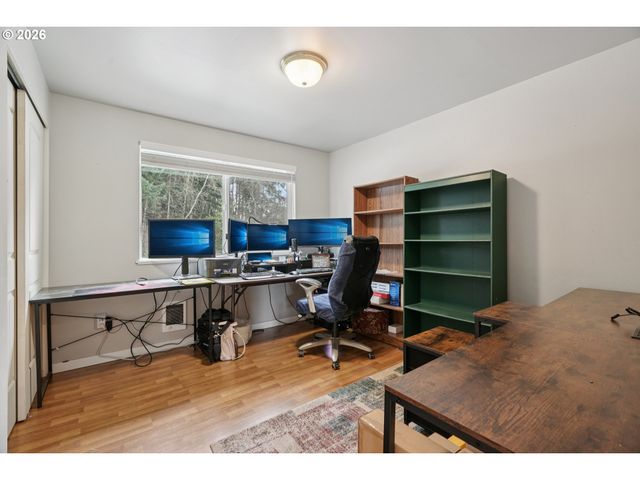 13050 Sw 17TH St, Beaverton, OR 97008