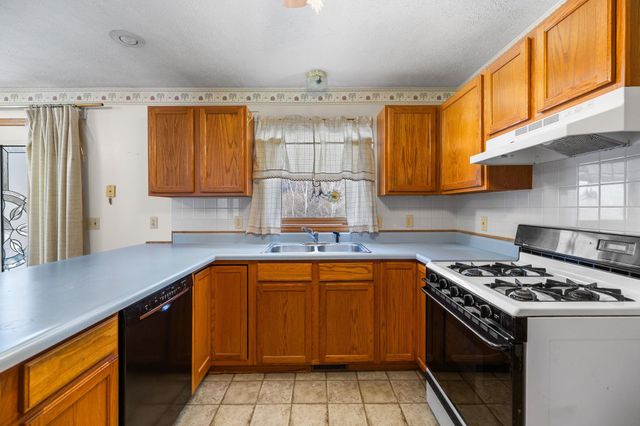 13781 Bayview Drive, Traverse City, MI 49684