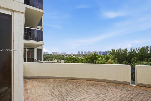 19111 Collins Ave 505, Sunny Isles Beach, FL 33160
