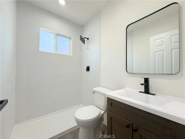 213 N Broadacres Avenue, Compton, CA 90220