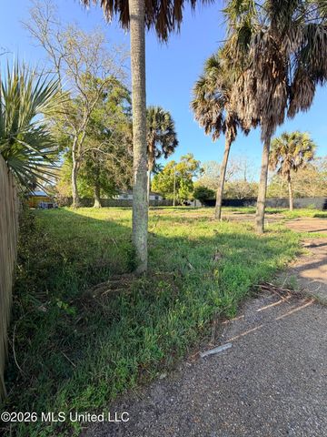 367 Forrest Avenue, Biloxi, MS 39530