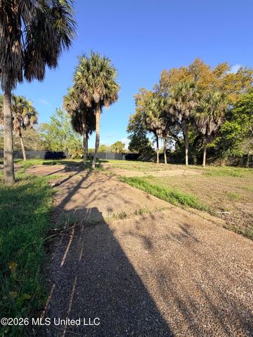 367 Forrest Avenue, Biloxi, MS 39530