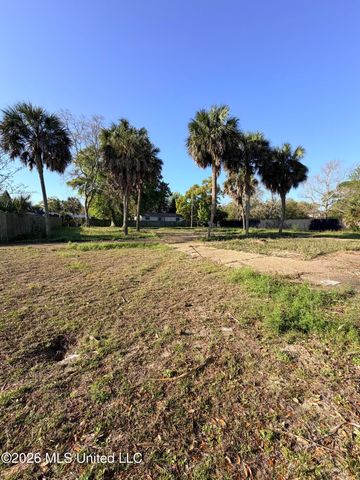 367 Forrest Avenue, Biloxi, MS 39530