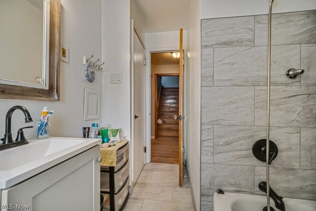 8023 Ivandale, Parma, OH 44129