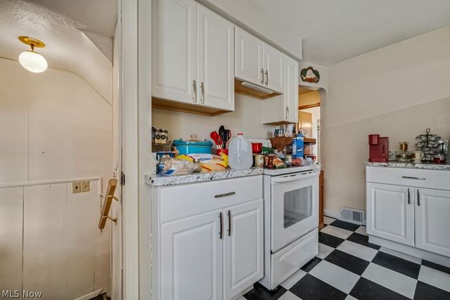 8023 Ivandale, Parma, OH 44129