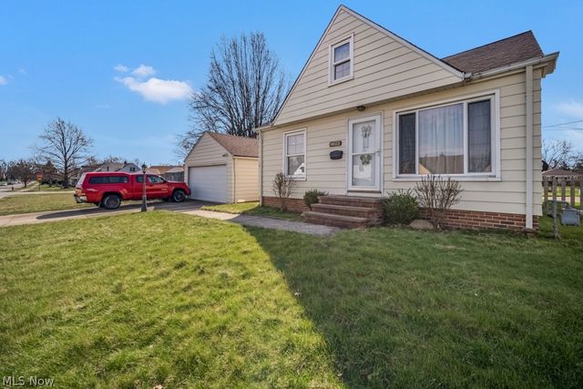 8023 Ivandale, Parma, OH 44129