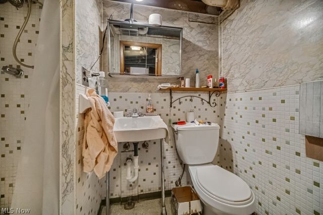 8023 Ivandale, Parma, OH 44129