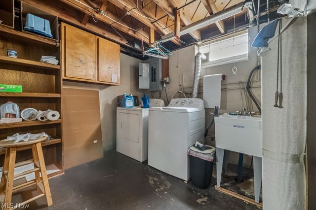 8023 Ivandale, Parma, OH 44129