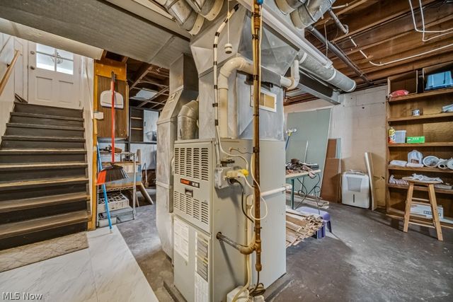 8023 Ivandale, Parma, OH 44129