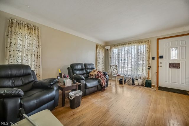 8023 Ivandale, Parma, OH 44129