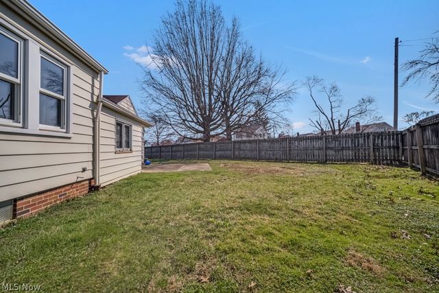 8023 Ivandale, Parma, OH 44129