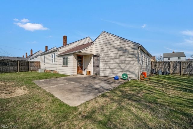 8023 Ivandale, Parma, OH 44129