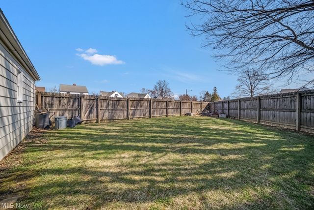 8023 Ivandale, Parma, OH 44129