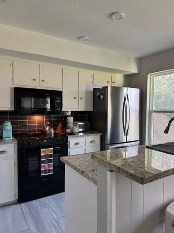 9512 EDDYSTONE, Austin, TX 78729