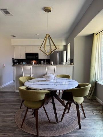 9512 EDDYSTONE, Austin, TX 78729